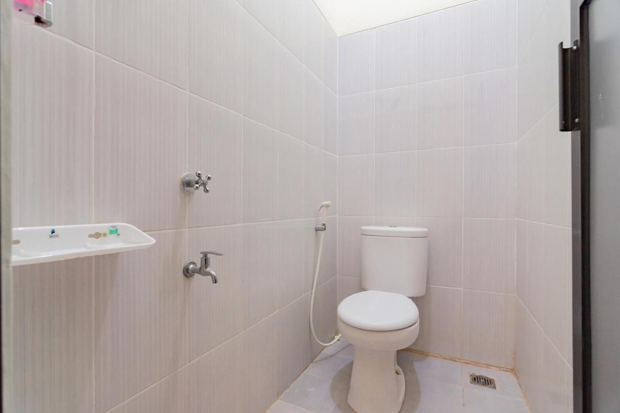 Reddoorz Near Arka Sepinggan Airport 2* Balikpapan (Borneo)